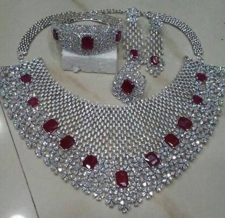 Fulshop With Diamond Work Chocker Set