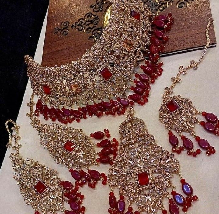 New Zircon Bridal Stylish Jewellery Necklace Earring Tikka Jhumer Set.